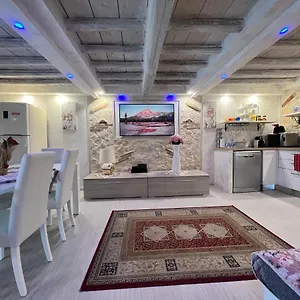  Apartment Historic Center, 800 Meters From The Trevi Fontain